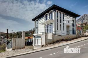 Дом 271м&sup2;, 3-этажный, участок 10 сот.  