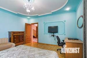 Дом 267м², 3-этажный, участок 7 сот.  
