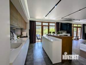 Дом 285м&sup2;, 3-этажный, участок 12 сот.  