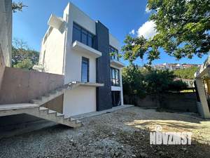 Коттедж 338м&sup2;, 3-этажный, участок 5 сот.  