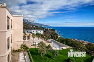 Дом 2890м&sup2;, 5-этажный, участок 110 сот.  