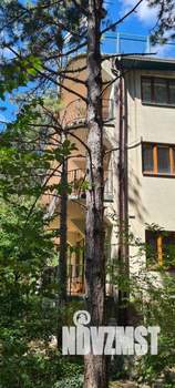 Дом 617м², 3-этажный, участок 18 сот.  