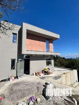 Дом 170м&sup2;, 2-этажный, участок 4 сот.  