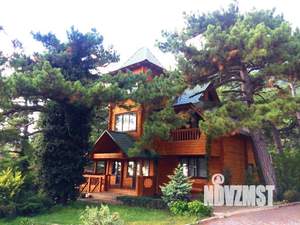 Дом 320м², 3-этажный, участок 15 сот.  