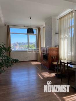 Дом 520м², 3-этажный, участок 8 сот.  