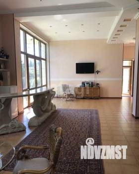 Дом 515м&sup2;, 4-этажный, участок 10 сот.  