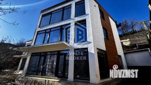 Дом 306м&sup2;, 3-этажный, участок 4 сот.  