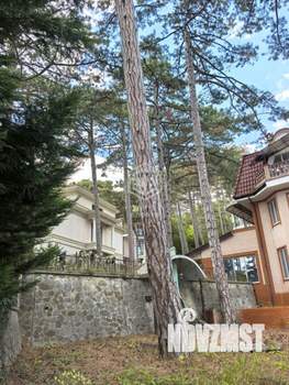 Дом 690м², 3-этажный, участок 13 сот.  