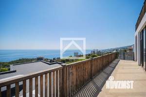 Дом 240м&sup2;, 3-этажный, участок 3 сот.  