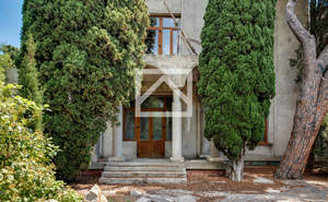 Дом 600м², 3-этажный, участок 20 сот.  