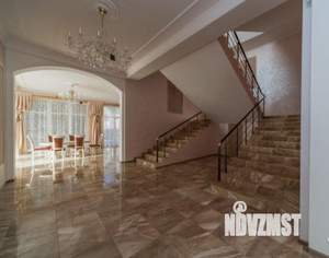 Дом 770м&sup2;, 3-этажный, участок 22 сот.  