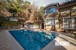 Дом 266м&sup2;, 3-этажный, участок 20 сот.  