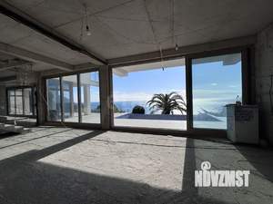 Дом 638м&sup2;, 4-этажный, участок 10 сот.  