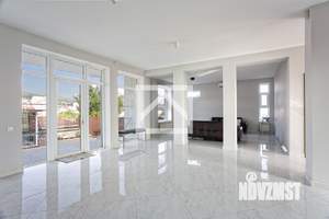 Дом 440м&sup2;, 3-этажный, участок 7 сот.  