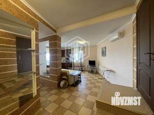 Дом 164м&sup2;, 3-этажный, участок 1 сот.  