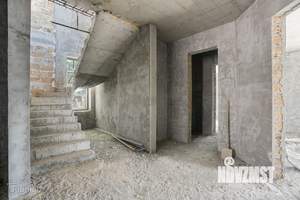 Дом 581м&sup2;, 3-этажный, участок 5 сот.  