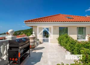 Дом 1160м&sup2;, 3-этажный, участок 8 сот.  