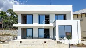 Дом 190м&sup2;, 2-этажный, участок 10 сот.  