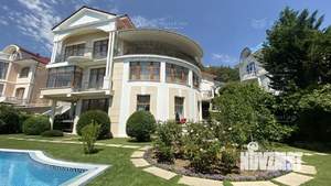 Дом 530м&sup2;, 4-этажный, участок 10 сот.  