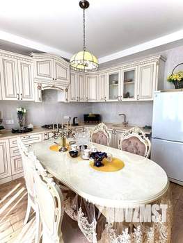 Дом 200м&sup2;, 3-этажный, участок 3 сот.  