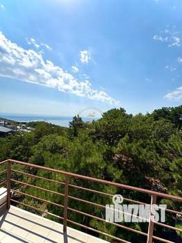 Дом 200м&sup2;, 3-этажный, участок 3 сот.  