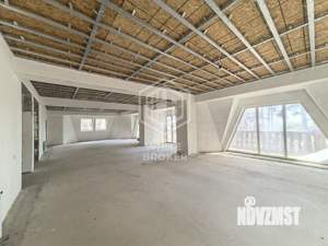 Дом 690м², 3-этажный, участок 13 сот.  