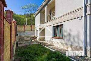 Дом 232м&sup2;, 2-этажный, участок 3 сот.  