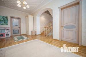 Дом 450м², 3-этажный, участок 12 сот.  