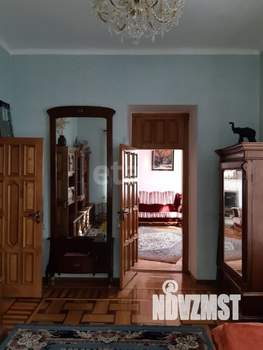 Дом 950м², 5-этажный, участок 10 сот.  