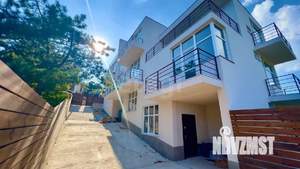 Дом 150м&sup2;, 3-этажный, участок 4 сот.  