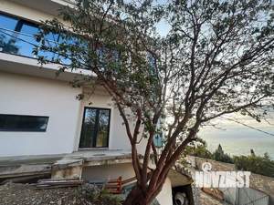 Дом 860м², 3-этажный, участок 11 сот.  