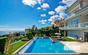 Дом 890м², 3-этажный, участок 20 сот.  