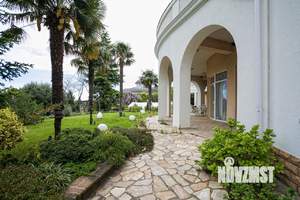 Дом 528м², 2-этажный, участок 15 сот.  