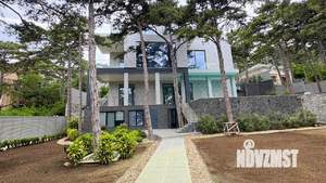 Дом 933м&sup2;, 2-этажный, участок 14 сот.  