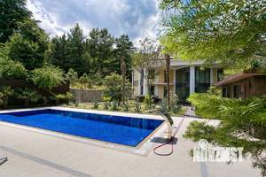 Дом 600м², 3-этажный, участок 20 сот.  