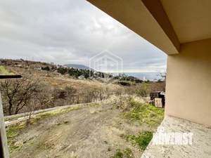 Дом 337м&sup2;, 3-этажный, участок 5 сот.  