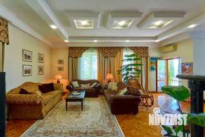 Дом 504м², 4-этажный, участок 11 сот.  