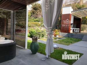 Дом 703м&sup2;, 2-этажный, участок 12 сот.  