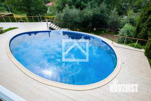 Дом 564м&sup2;, 5-этажный, участок 8 сот.  