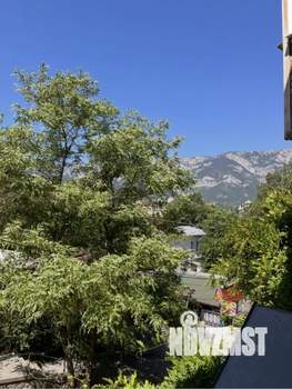 Дом 266м&sup2;, 5-этажный, участок 1 сот.  