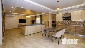 Дом 240м&sup2;, 2-этажный, участок 3 сот.  