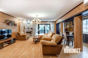 Дом 599м², 3-этажный, участок 13 сот.  