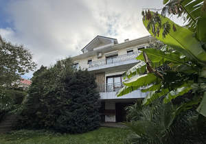 Дом 303м&sup2;, 3-этажный, участок 7 сот.  