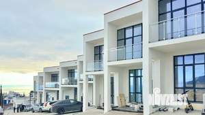 Таунхаус 100м&sup2;, 2-этажный, участок 1 сот.  