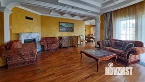 Дом 409м&sup2;, 2-этажный, участок 9 сот.  