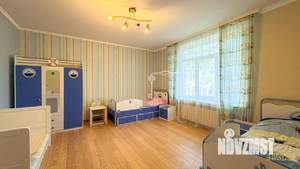 Дом 240м&sup2;, 3-этажный, участок 6 сот.  