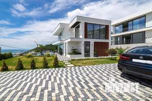 Дом 250м², 2-этажный, участок 6 сот.  