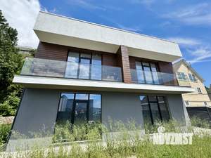 Дом 250м², 3-этажный, участок 6 сот.  
