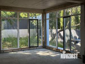 Коттедж 338м&sup2;, 3-этажный, участок 5 сот.  