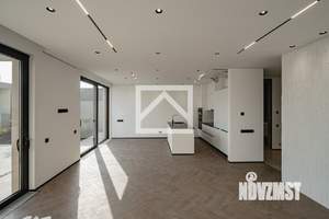 Дом 290м², 3-этажный, участок 5 сот.  